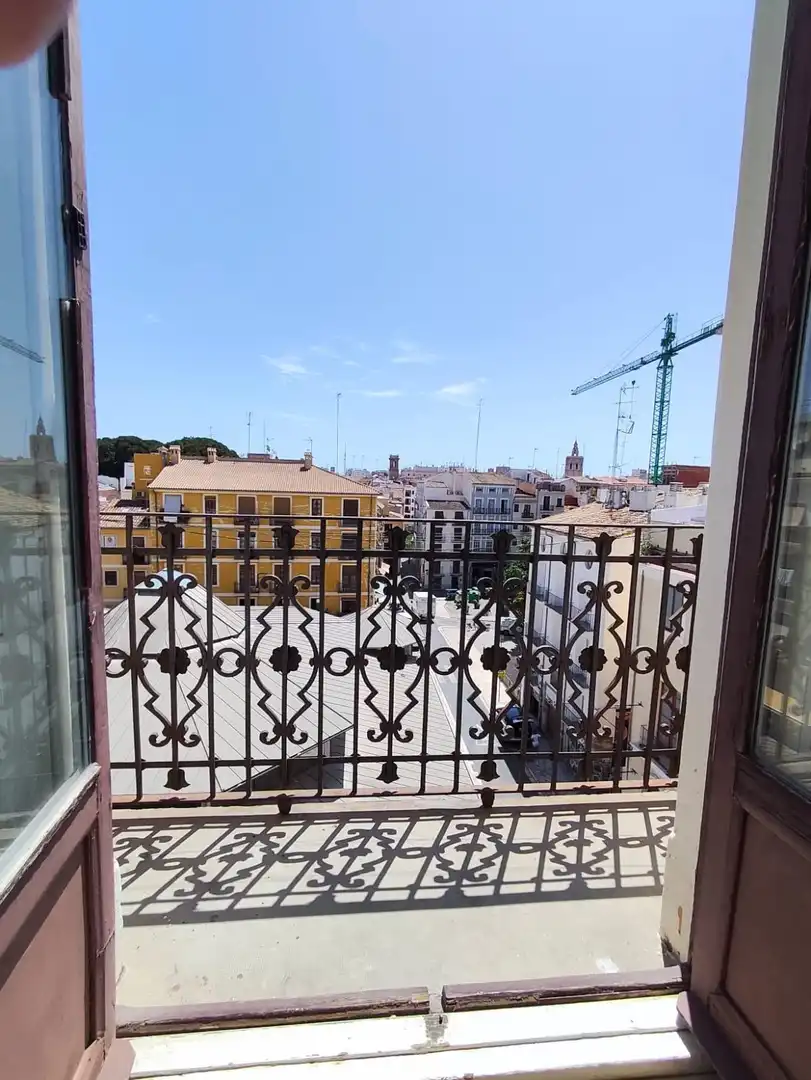 Außenansicht von Wohnung zur Miete in Valencia mit Klimaanlage, Möbliert und Balkon