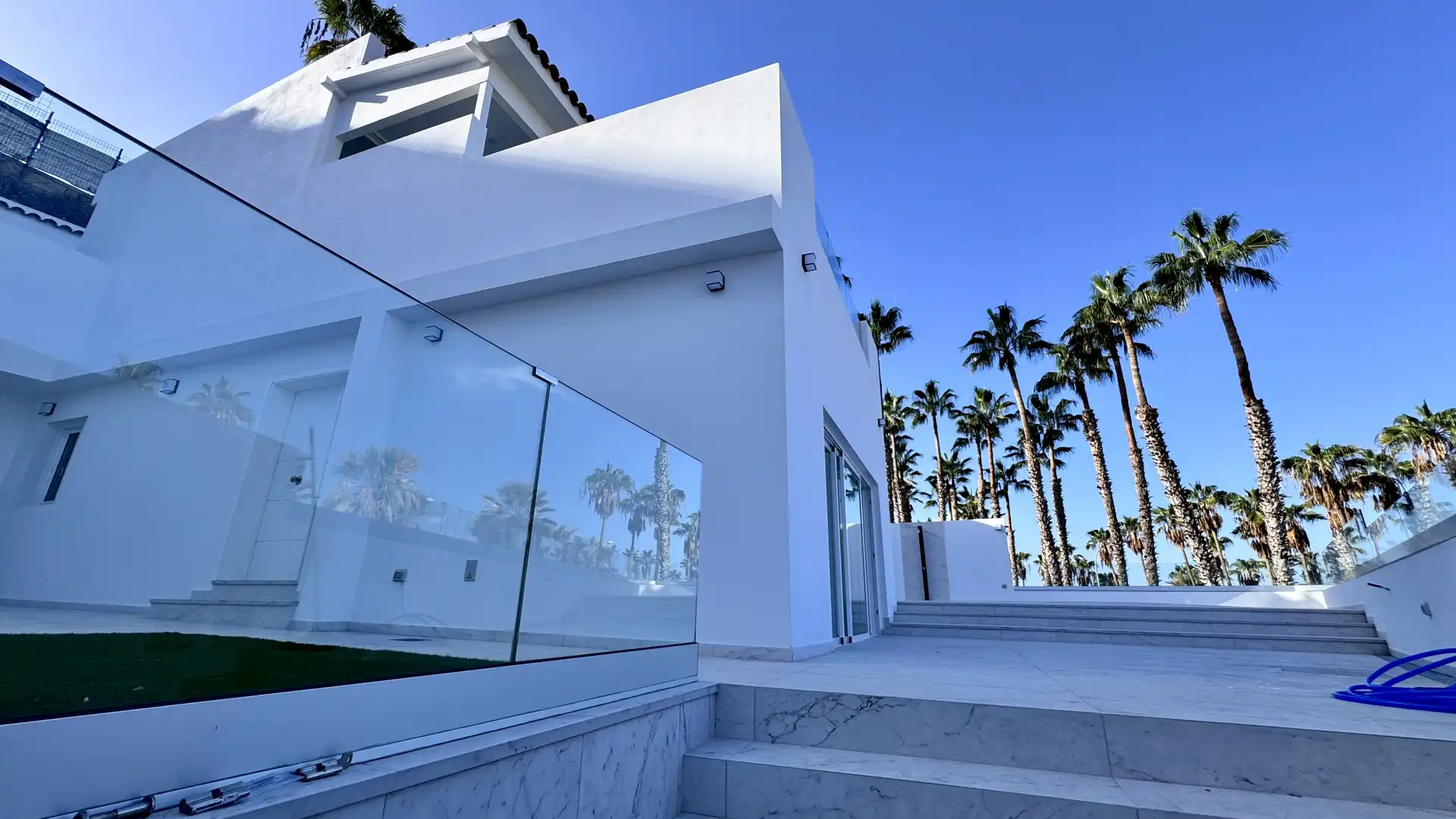 Vista exterior de Casa o chalet en venta en Adeje con Aire acondicionado, Jardín privado y Terraza