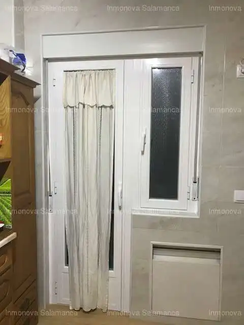 Bathroom of Flat for rent in Salamanca  with Heating, Terrace and Furnished