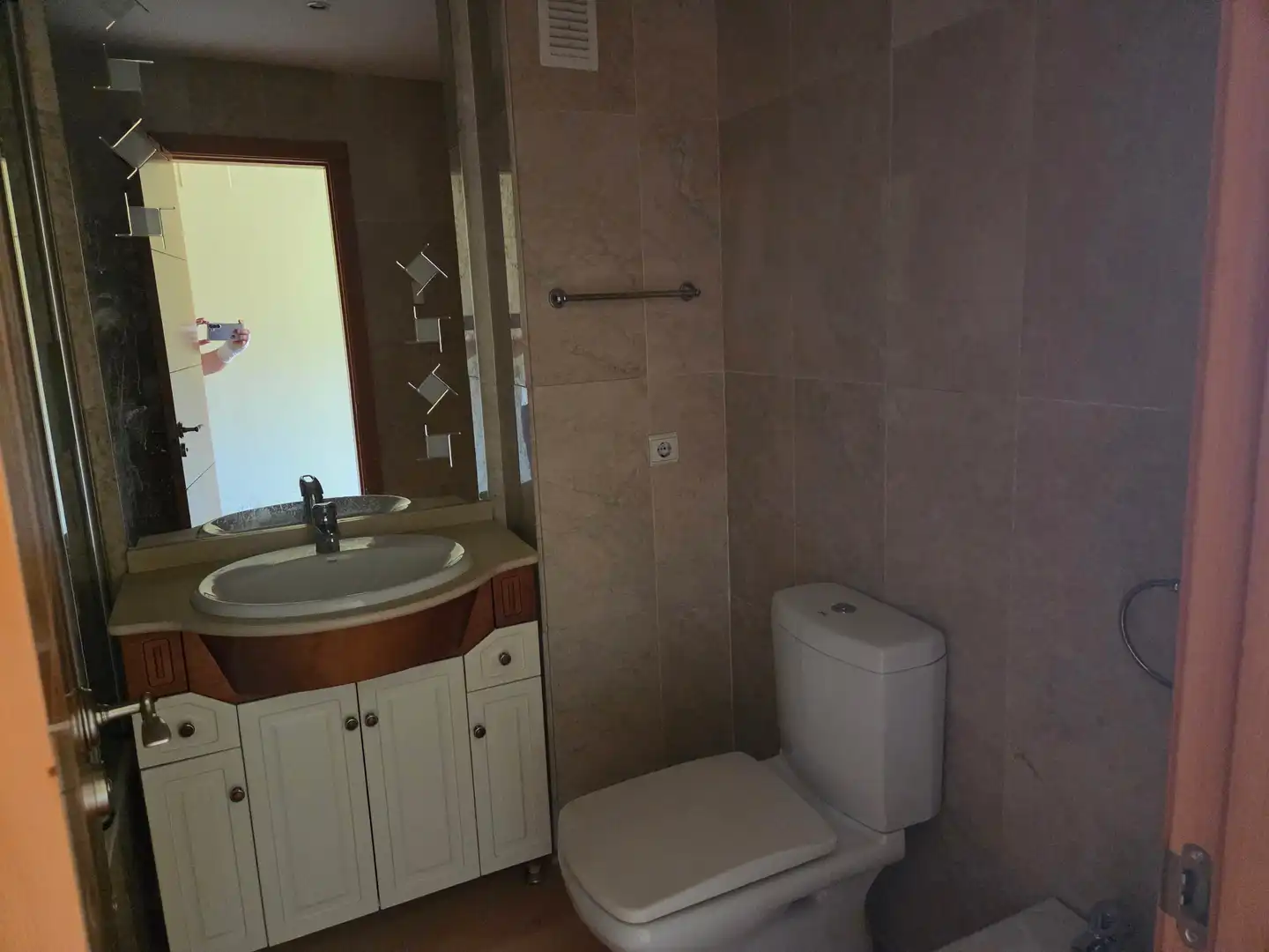 Badezimmer von Wohnung zur Miete in Benalmádena mit Klimaanlage, Terrasse und Möbliert
