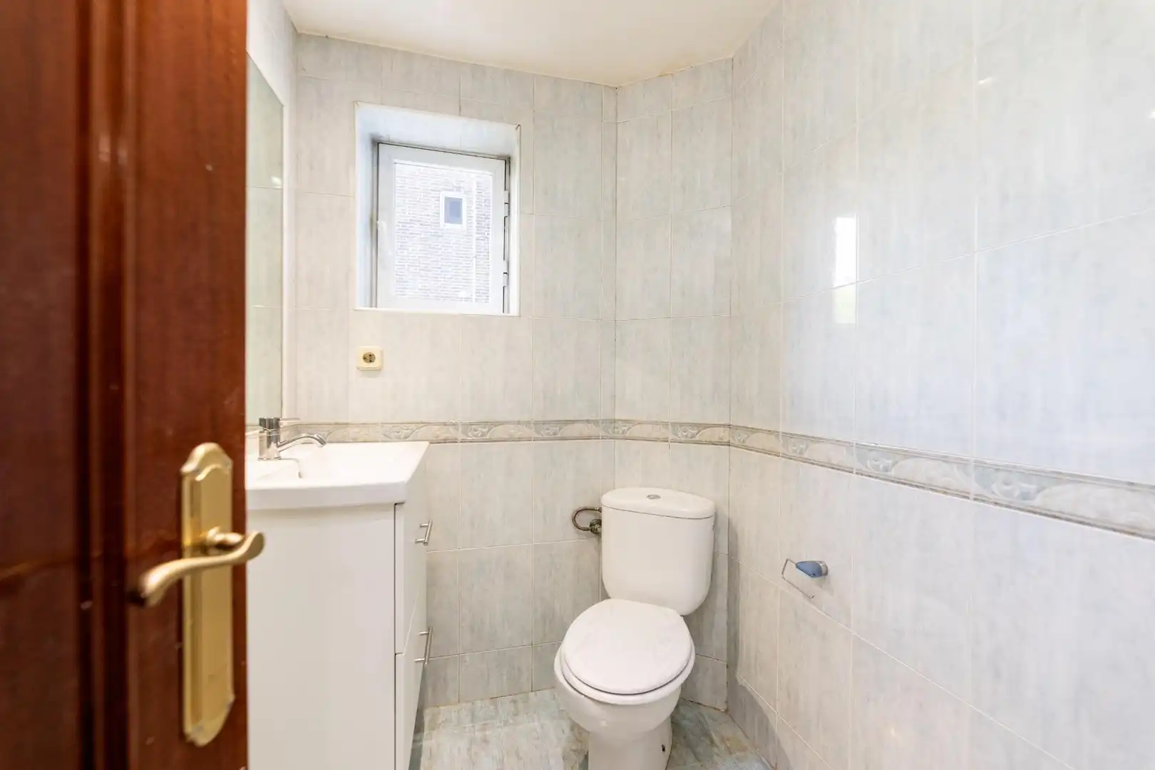 Baño de Piso de alquiler en Madrid con Parquet