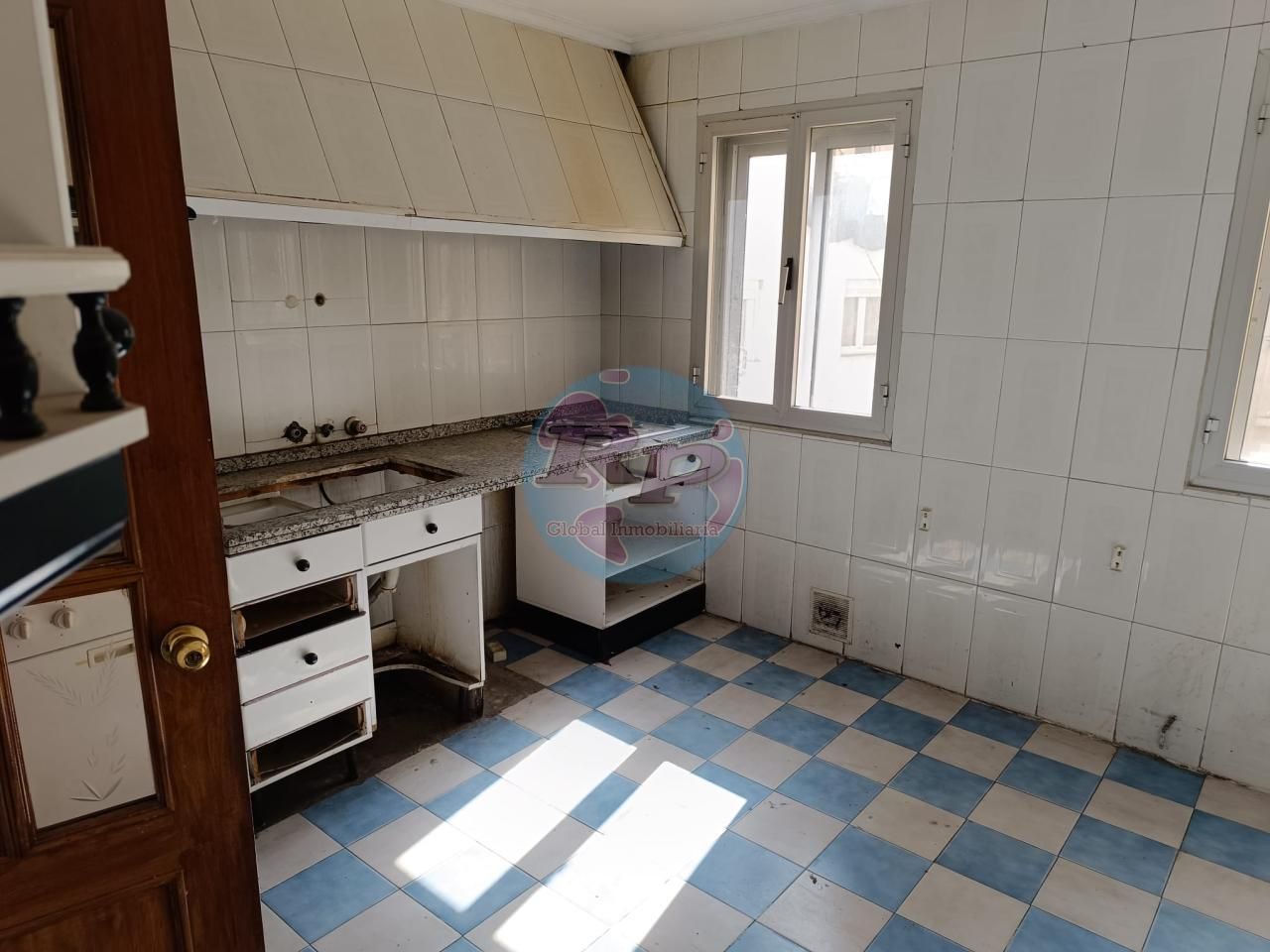 Cuina de Apartament en venda en León Capital  amb Terrassa