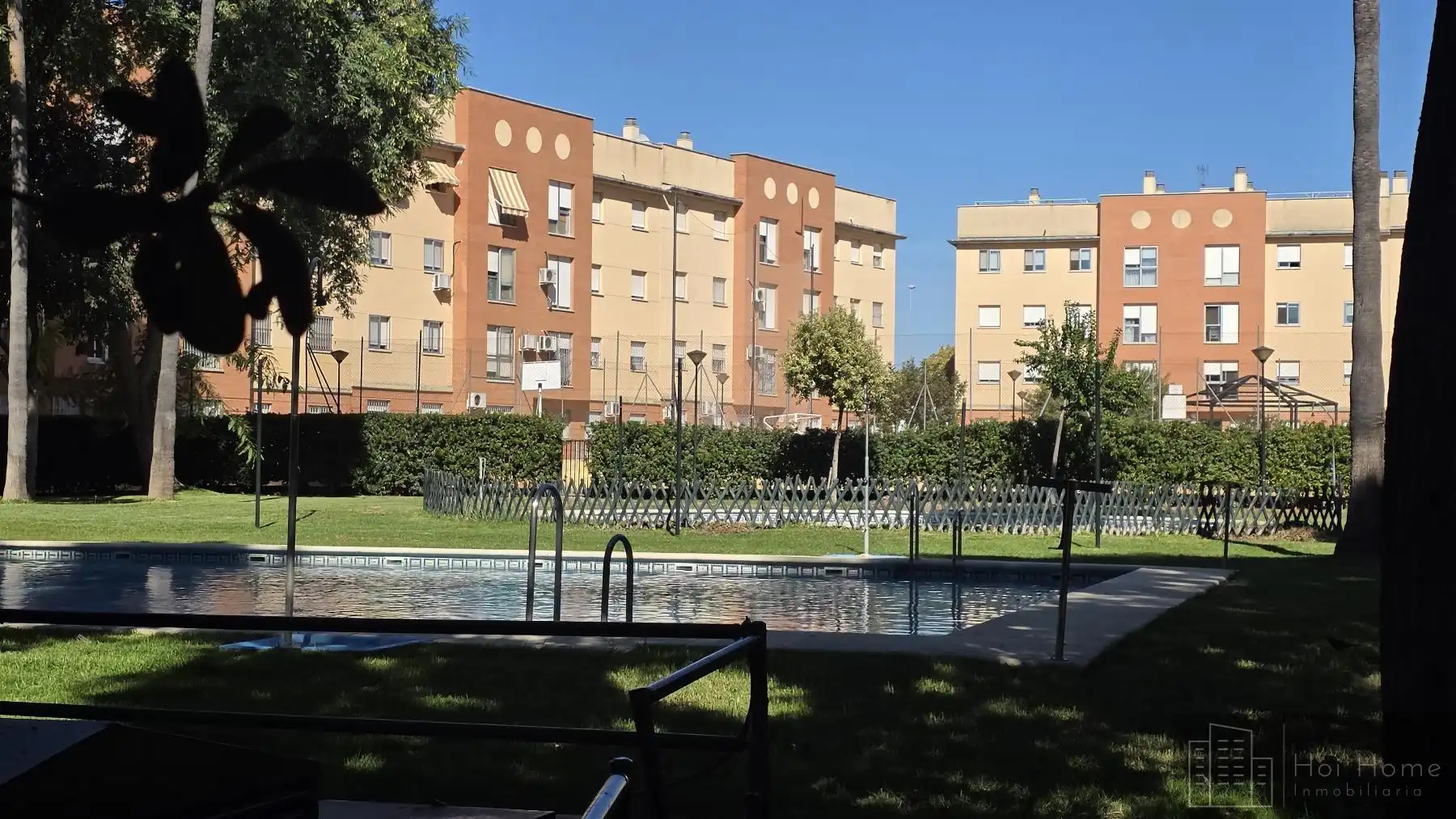 Vista exterior de Piso en venta en Jerez de la Frontera con Trastero y Piscina comunitaria