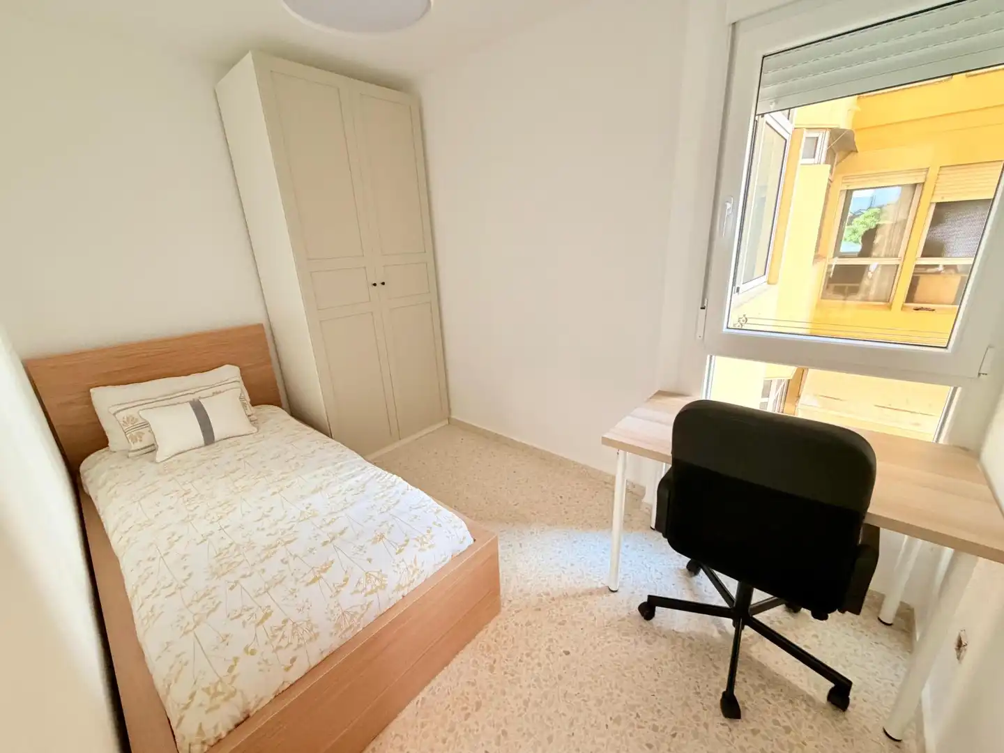 Bedroom of Flat for share in Málaga  with Terrace and Furnished