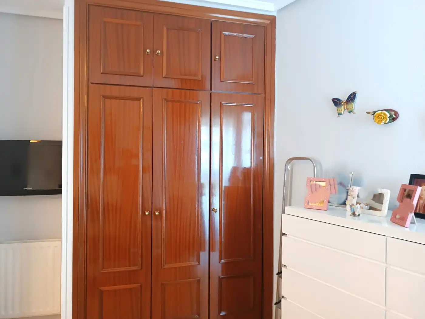 Schlafzimmer von Dachboden zum Verkauf in Sopela mit Heizung, Terrasse und Abstellraum