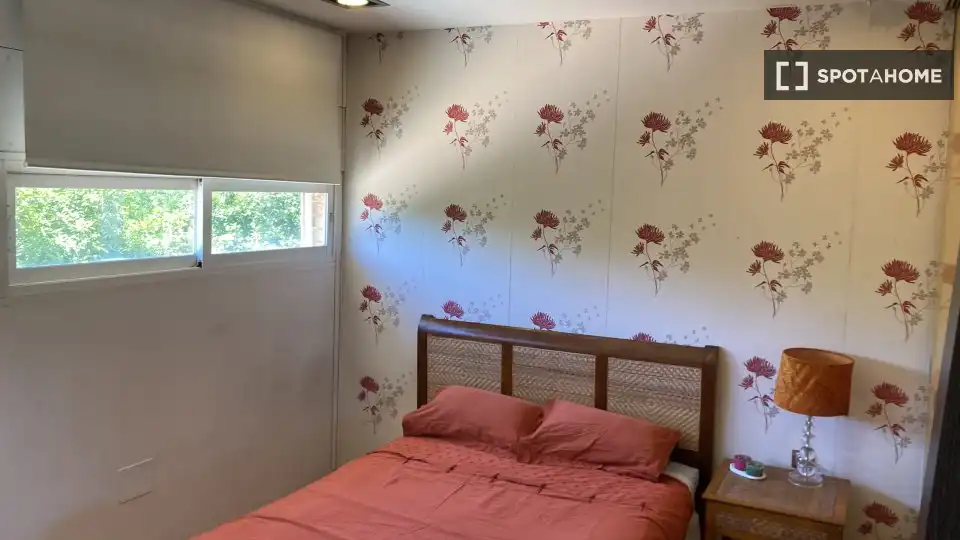 Bedroom of Flat for rent in Sevilla  with Air Conditioner, Heating and Furnished