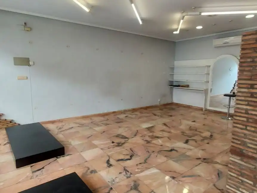 Commercial properties for rent in Elda  with Air Conditioner and Heating