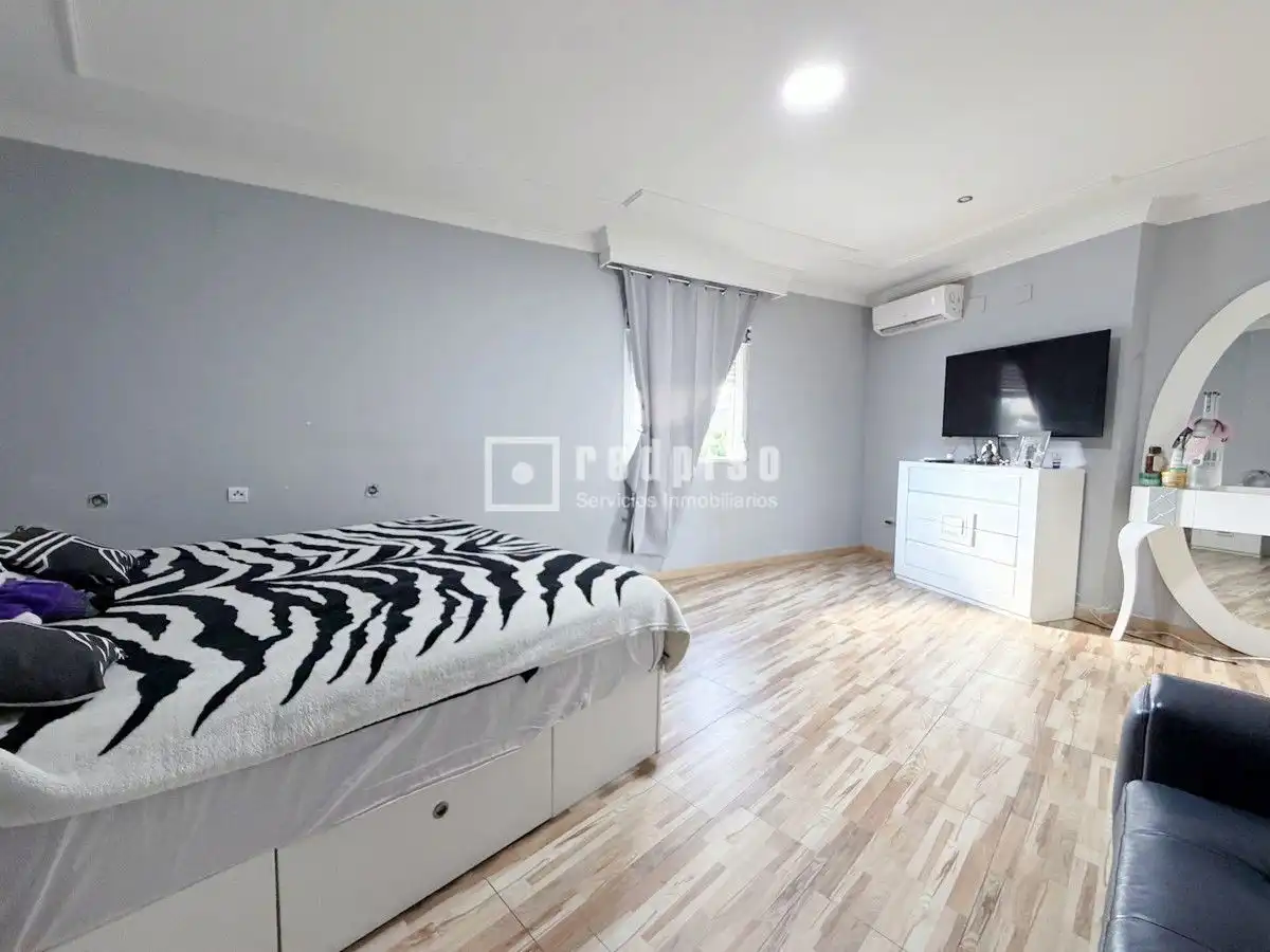 Dormitori de Casa o xalet de lloguer en Málaga amb Aire condicionat i Terrassa