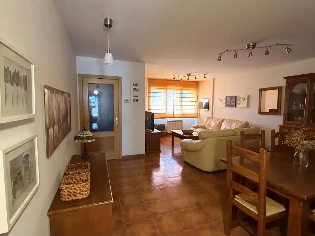 Sala d'estar de Casa o xalet en venda en Trescasas amb Jardí privat