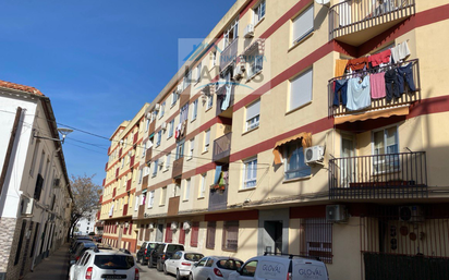 Außenansicht von Wohnung zum verkauf in Navalmoral de la Mata mit Terrasse
