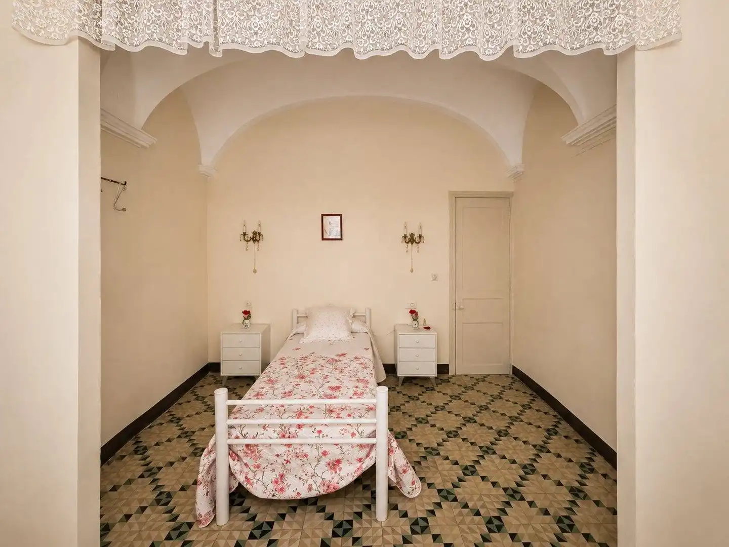 Habitación de Finca rústica en venta en Sant Miquel de Fluvià con Calefacción, Amueblado y Balcón