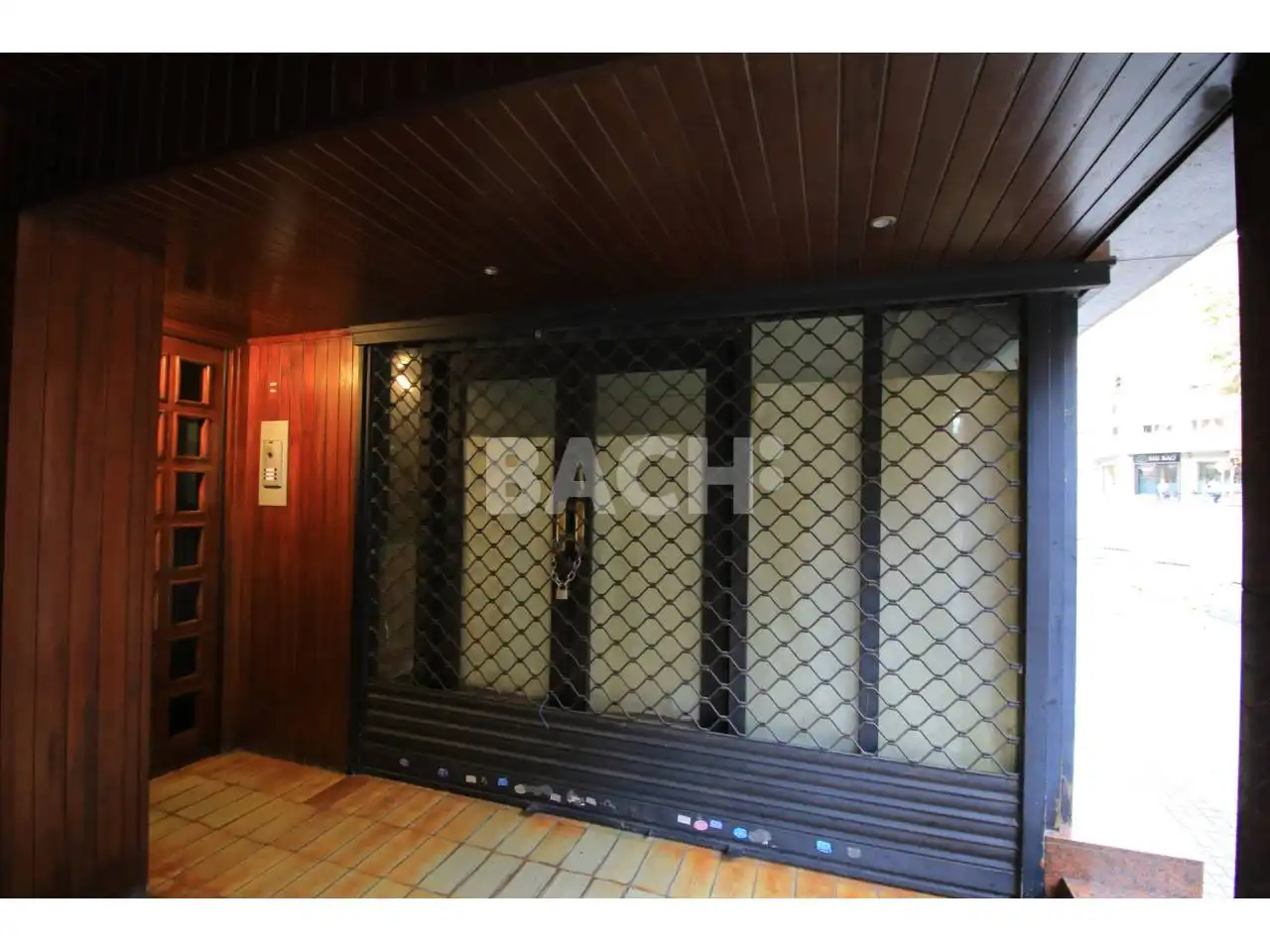 Local commercial à vendre à Ronda Francesc Camprodon, imagen 3