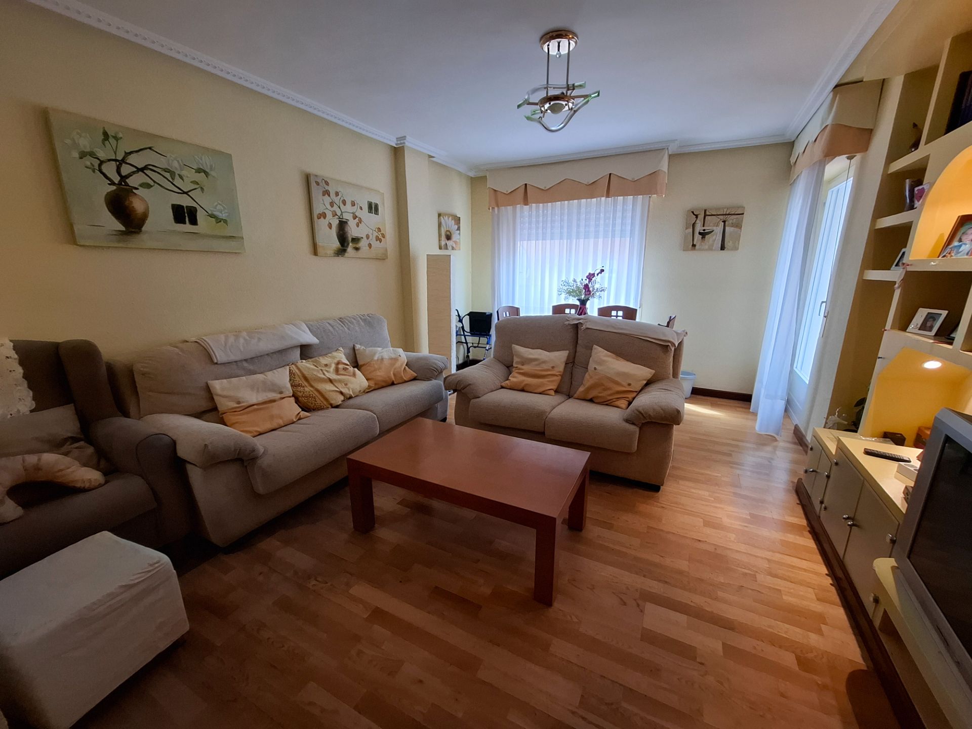 Living room of Flat for sale in Zamora Capital   with Heating, Parquet flooring and Furnished