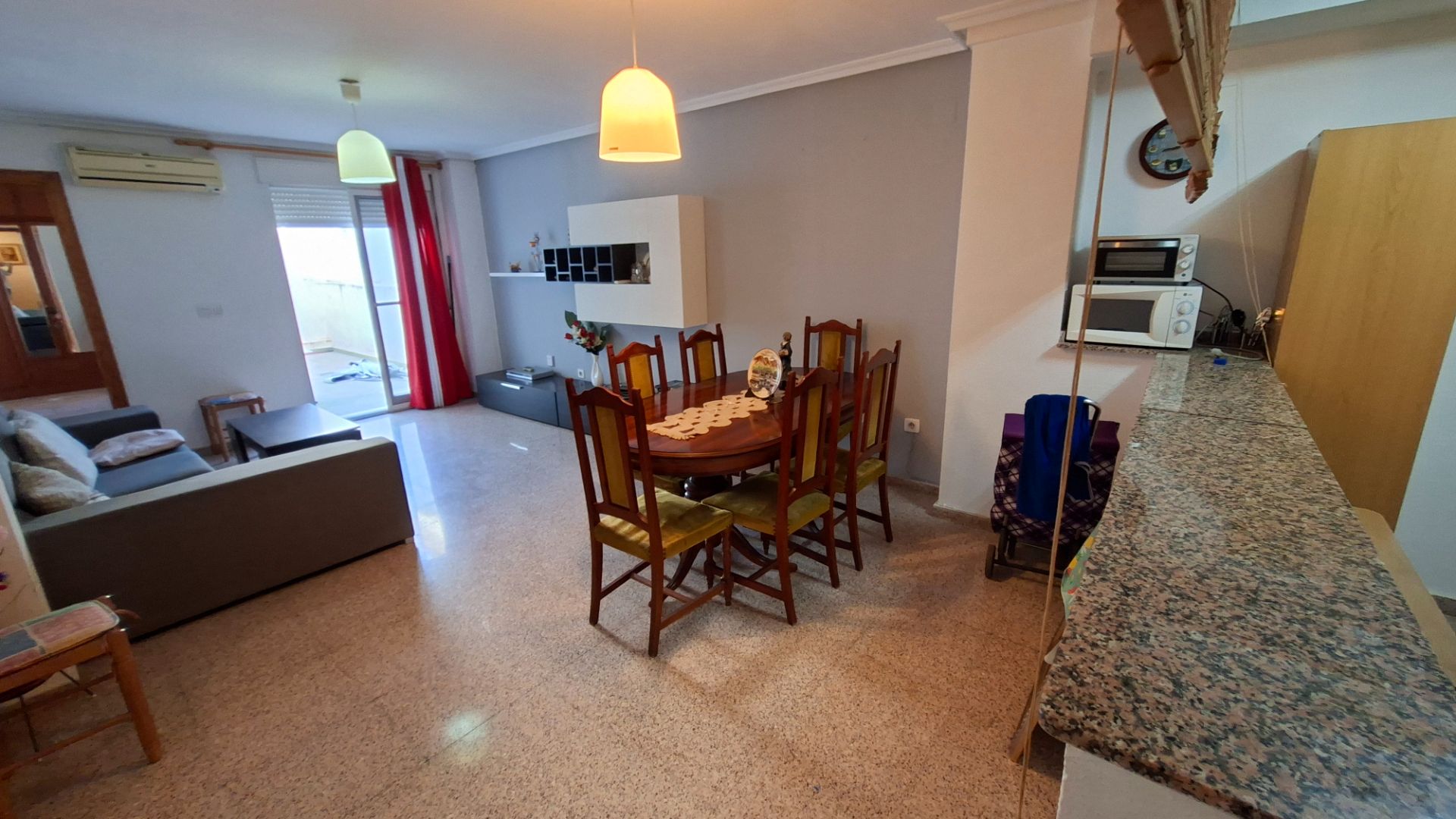 Menjador de Apartament en venda en San Vicente del Raspeig / Sant Vicent del Raspeig amb Aire condicionat, Calefacció i Moblat