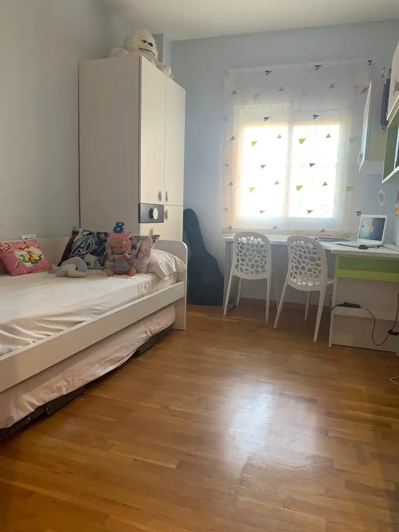 Habitación de Piso de alquiler en Murcia con Aire acondicionado, Calefacción y Trastero