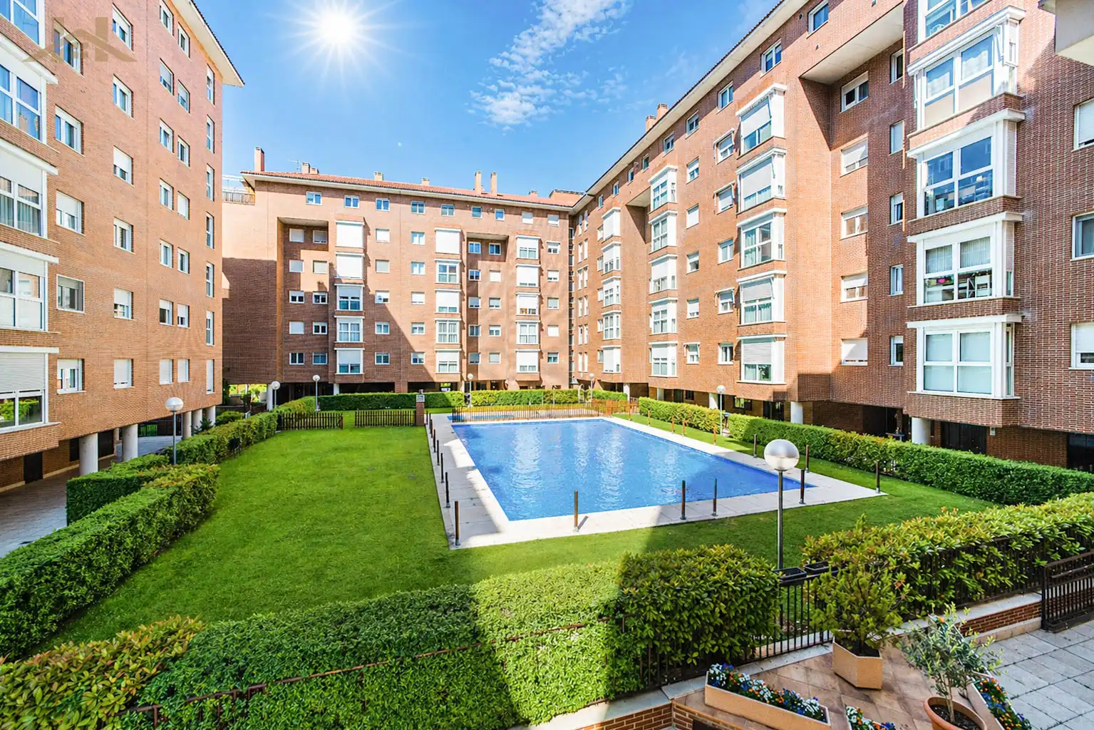 Flat with pool for sale in Calle Burguete