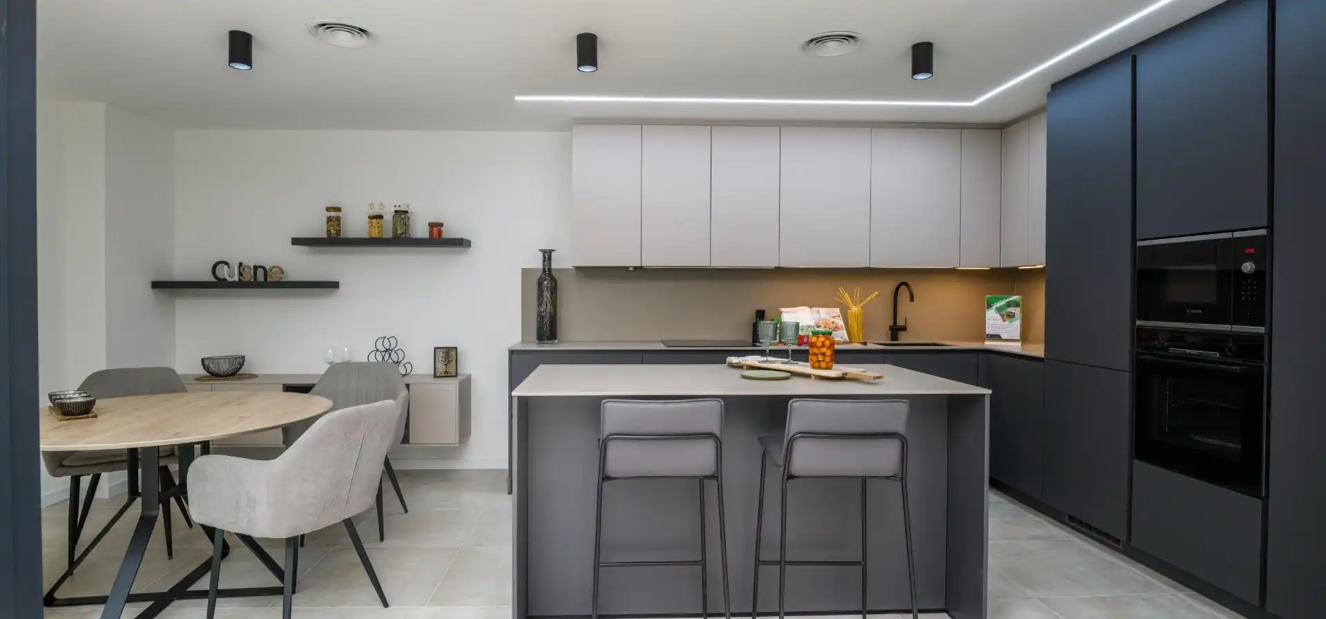 Cuina de Casa o xalet en venda en Murcia amb Aire condicionat, Jardí privat i Terrassa