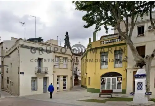 Wohnbaugrundstück zum Verkauf in Carrer De Fluvià, imagen 11