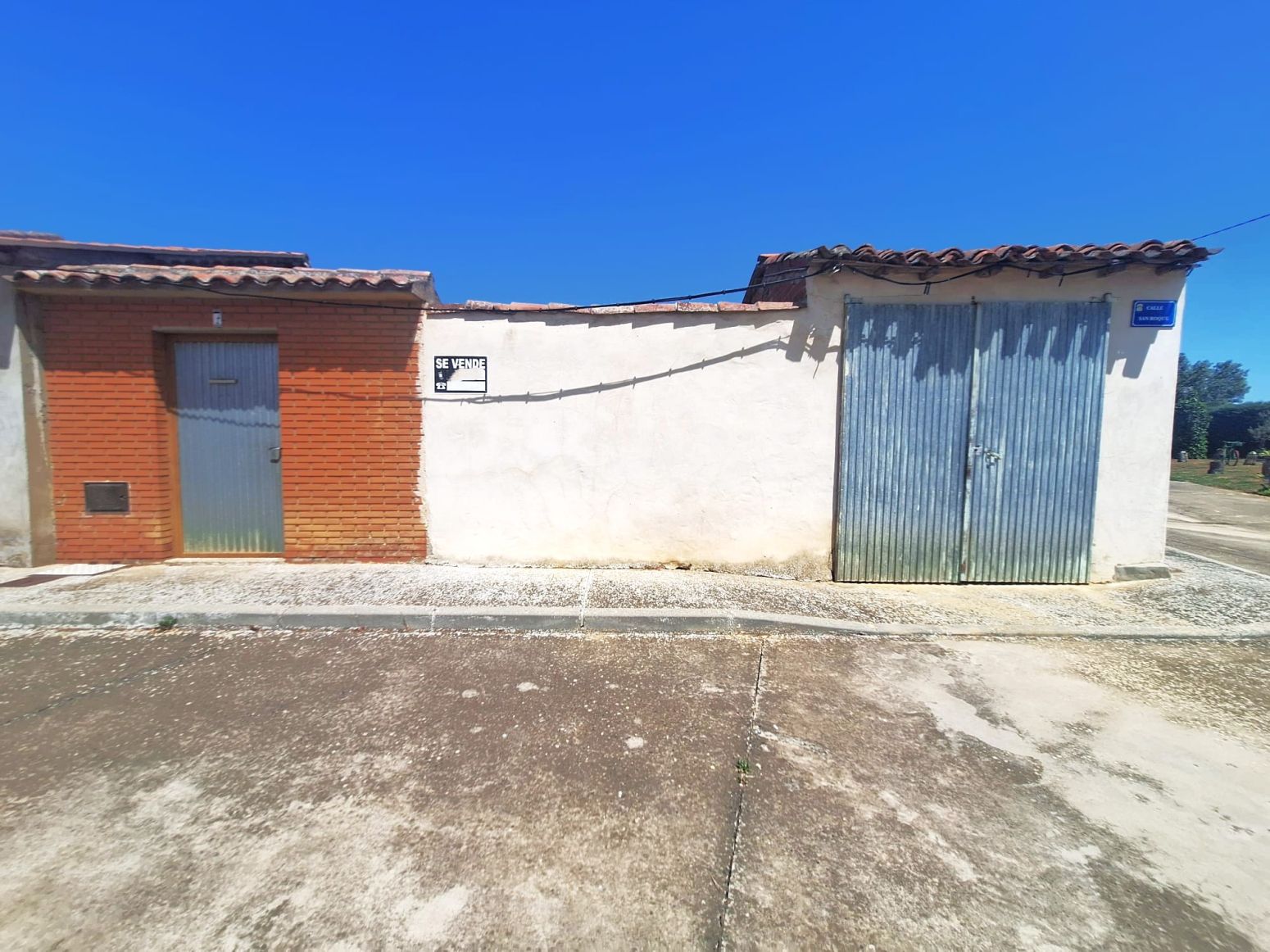 Vista exterior de Casa adosada en venda en Sahagún amb Calefacció, Jardí privat i Traster