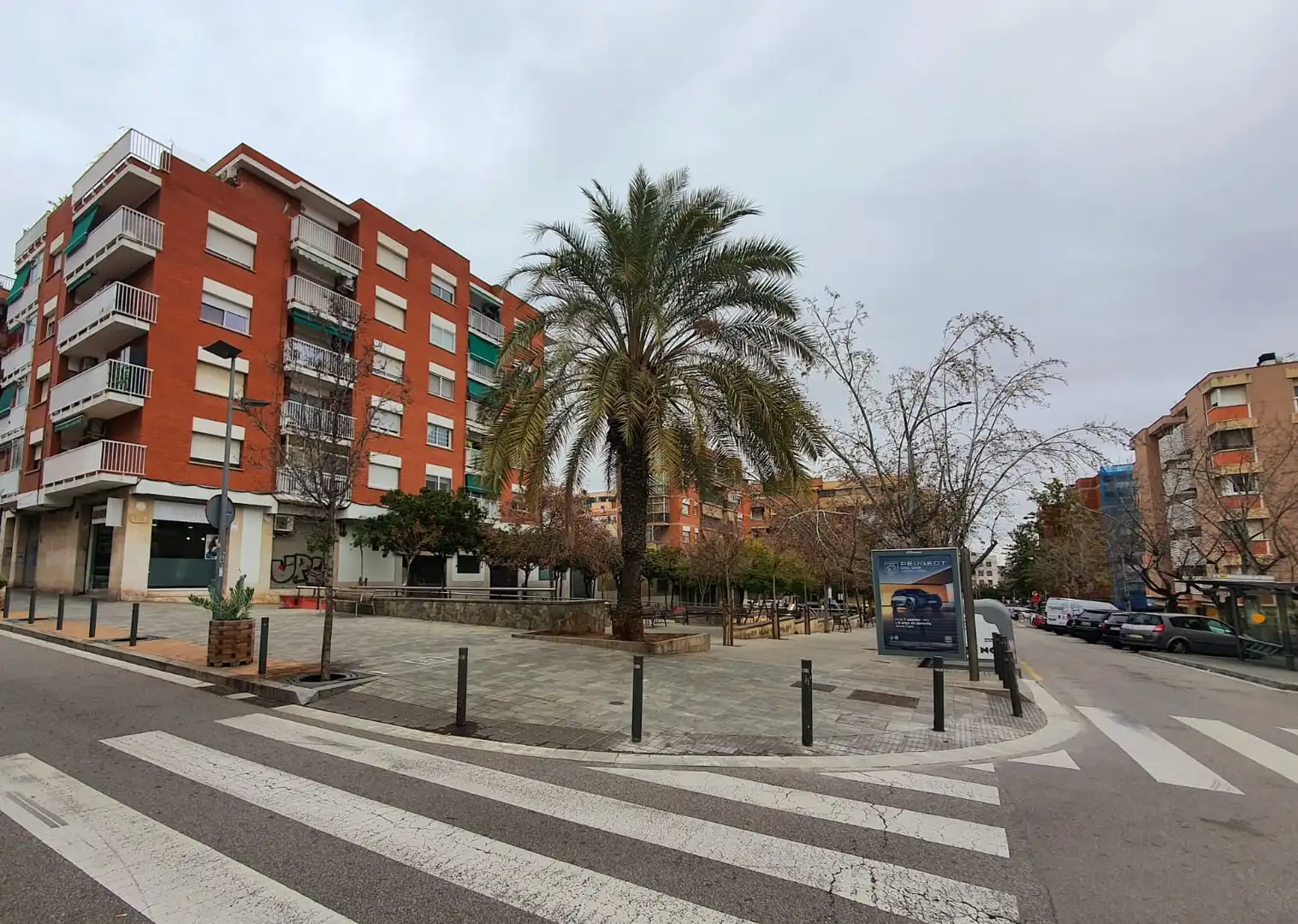 Vista exterior de Estudi en venda en Sant Boi de Llobregat amb Aire condicionat, Calefacció i Forn