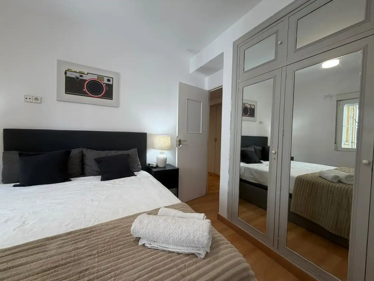 Bedroom of Flat for share in Madrid  with Heating, Furnished and Washing machine
