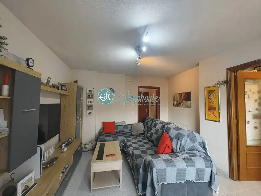 Living room of Flat for sale in Segovia  with Air Conditioner, Heating and Terrace