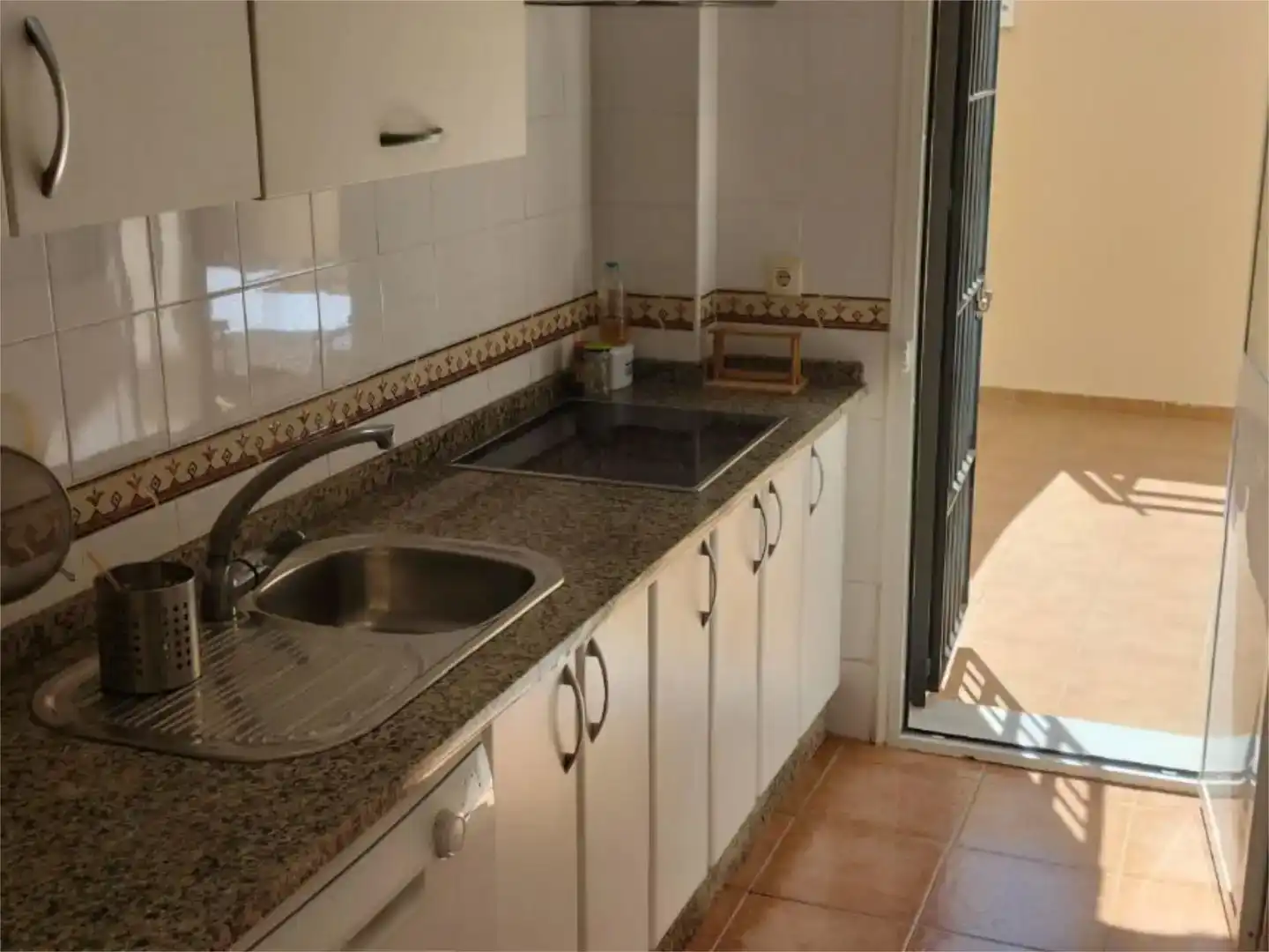 Cocina de Dúplex de alquiler en Chipiona con Aire acondicionado, Amueblado y Balcón