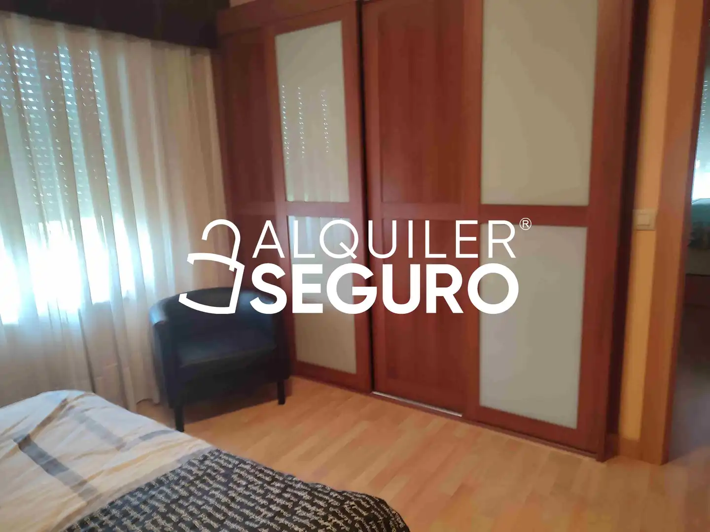 Habitación de Piso de alquiler en Zaragoza con Aire acondicionado, Calefacción y Amueblado
