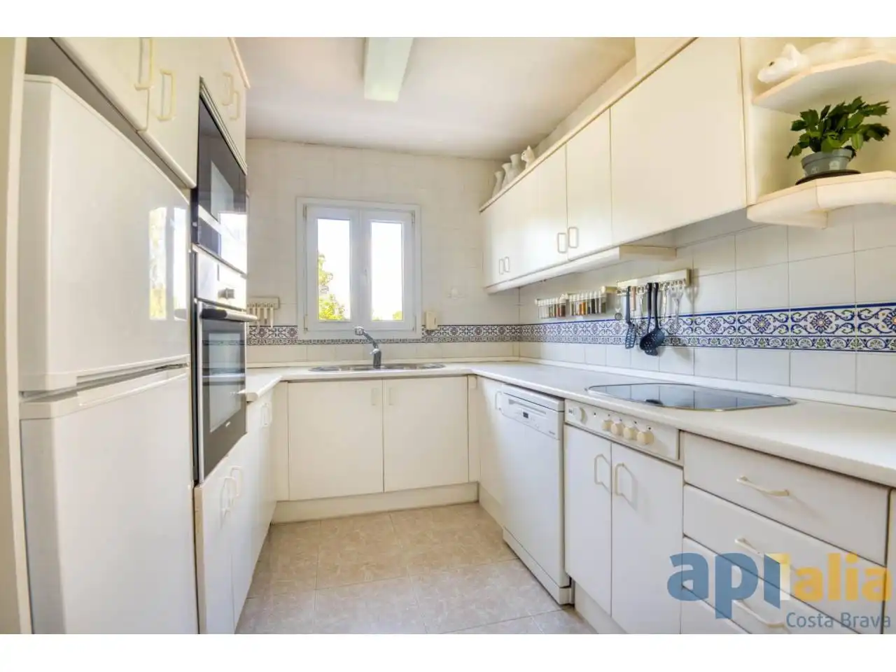 House with pool for sale in Avenida del Canigó, imagen 23