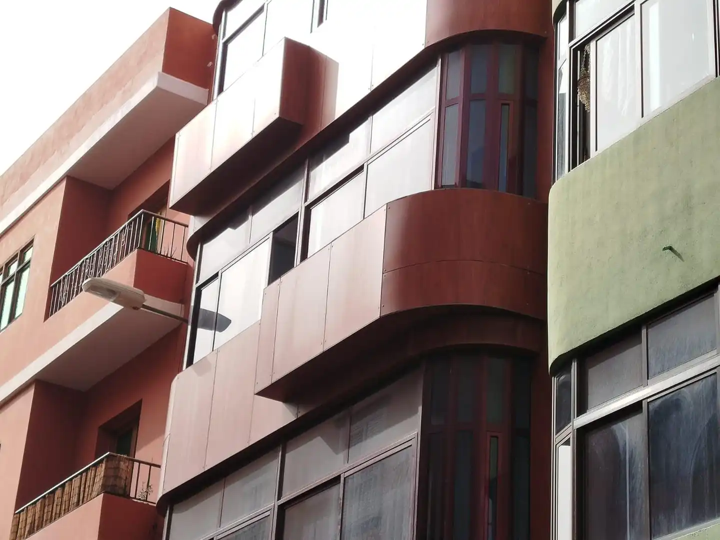 Exterior view of Office for rent in Las Palmas de Gran Canaria  with Air Conditioner