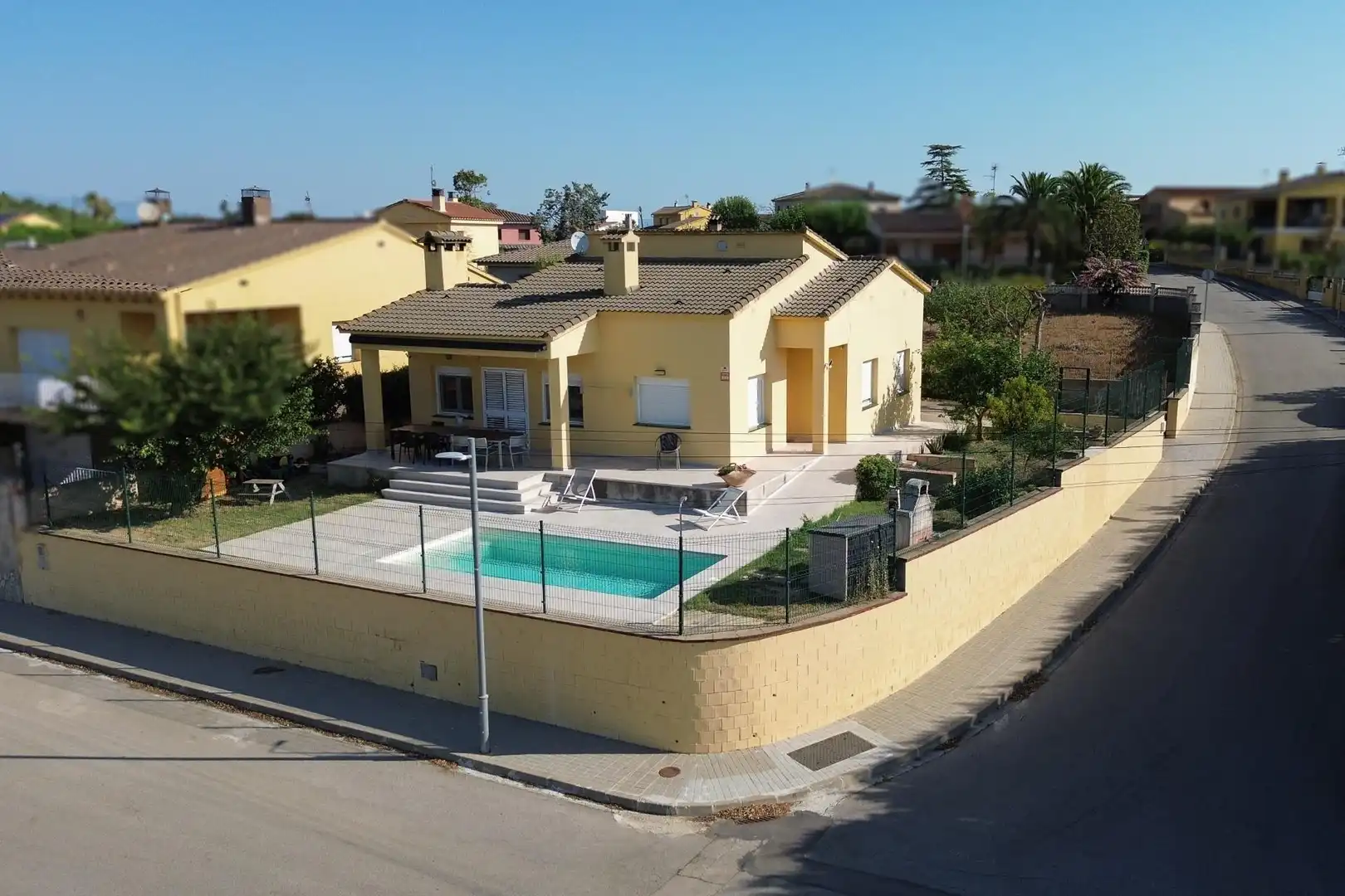 Piscina de Casa o chalet en venta en Bàscara con Aire acondicionado, Jardín privado y Parquet