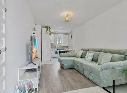 Sala d'estar de Planta baixa en venda en Mijas amb Aire condicionat, Calefacció i Jardí privat