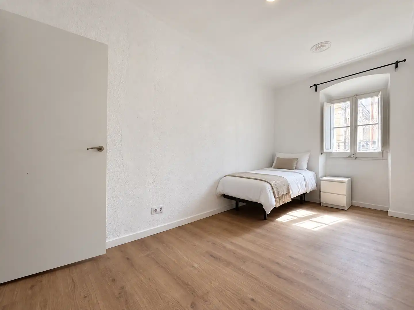Flat with terrace for sale in Carrer Nou de la Rambla, imagen 14
