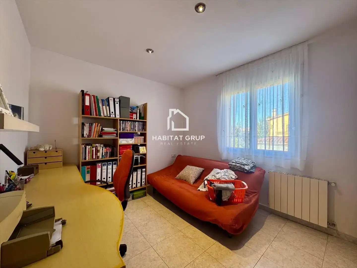 Habitación de Casa adosada en venta en Sant Gregori con Aire acondicionado, Calefacción y Jardín privado