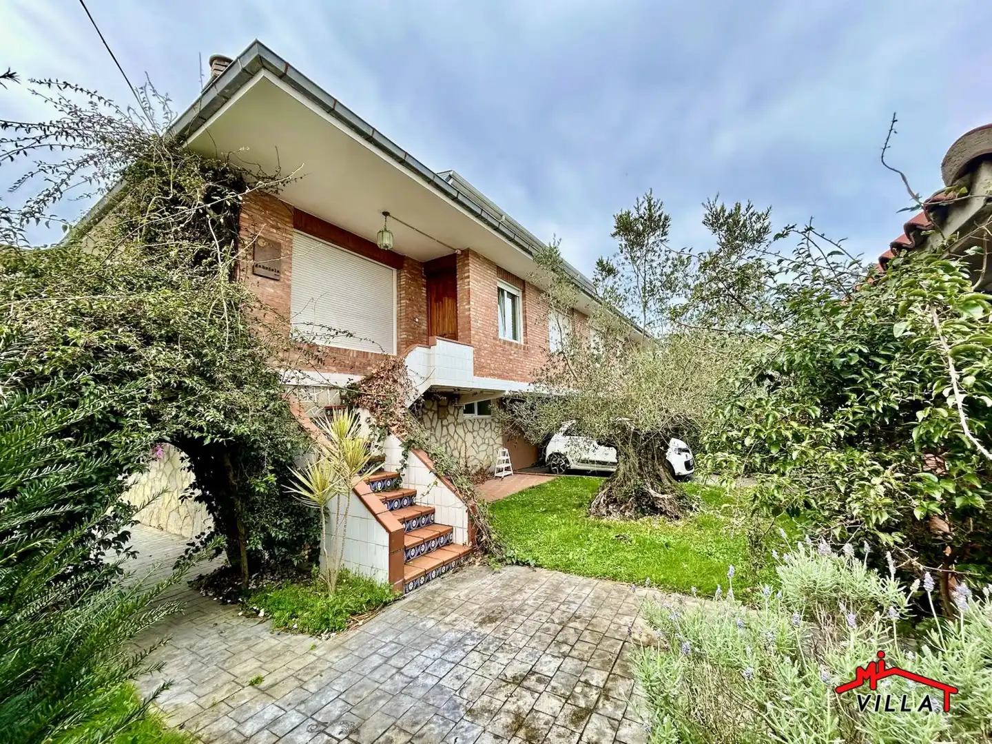 Außenansicht von Haus oder Chalet zum Verkauf in Laredo mit Heizung und Terrasse