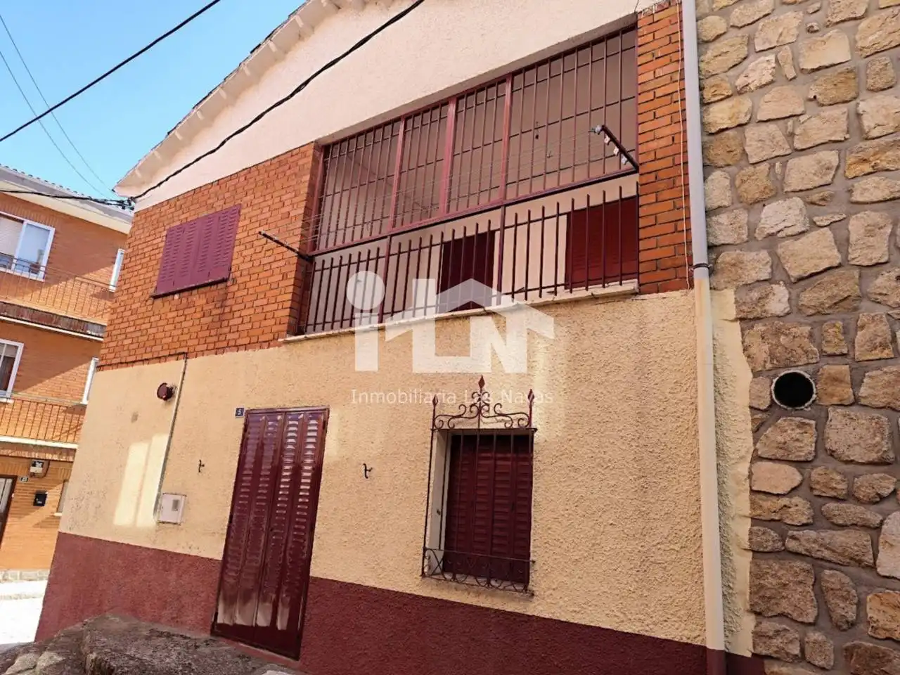 Vista exterior de Casa o chalet en venta en Las Navas del Marqués  con Calefacción y Terraza