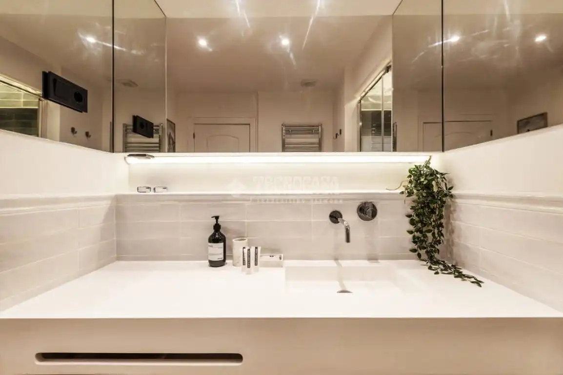 Baño de Piso de alquiler en Madrid con Aire acondicionado, Calefacción y Amueblado