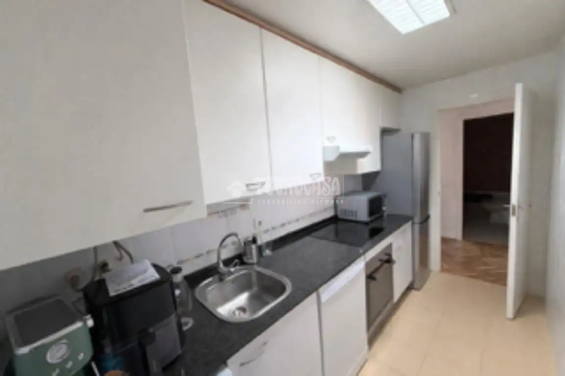 Cocina de Piso en venta en Madrid con Calefacción, Parquet y Piscina comunitaria