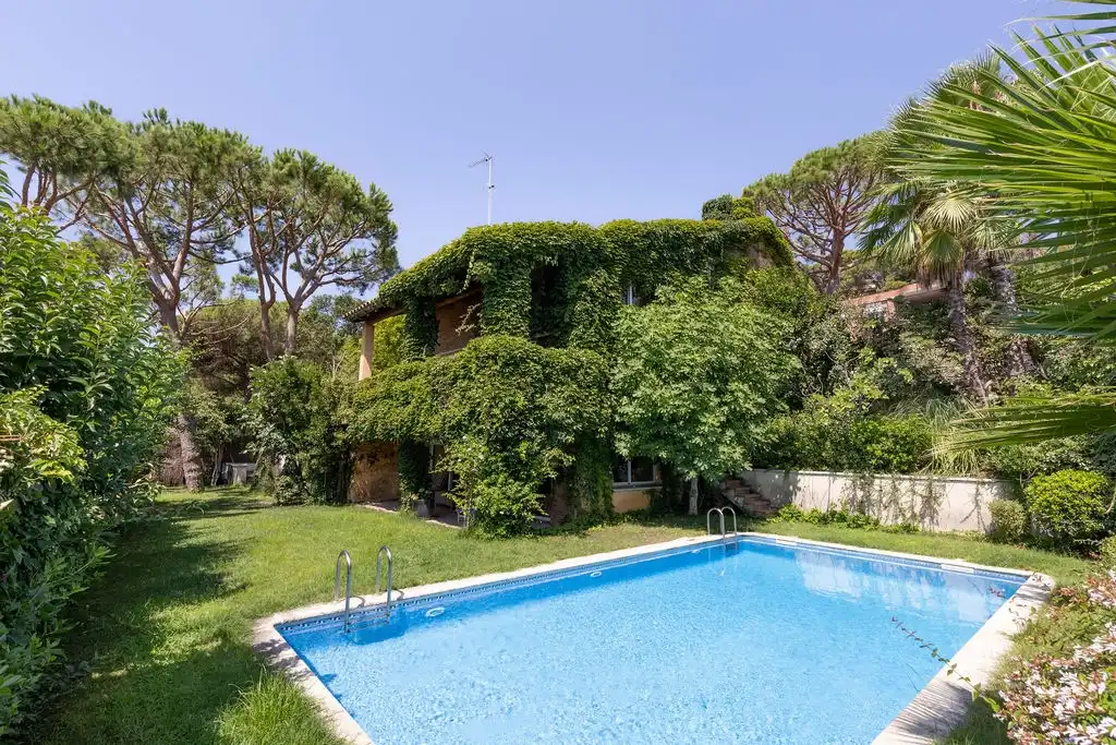Casa amb piscina en venda a Cabrils, imagen 2