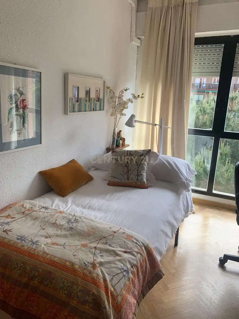 Dormitori de Pis de lloguer en Madrid amb Aire condicionat