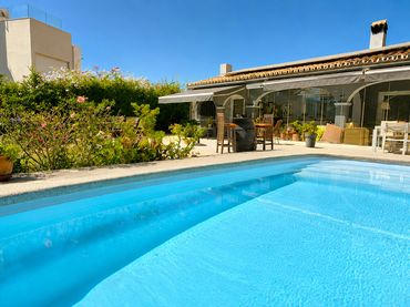 Chalet con balcón en venta en Las Chapas - El Rosario