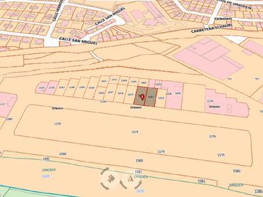 Industrial building to rent in Calle B 33