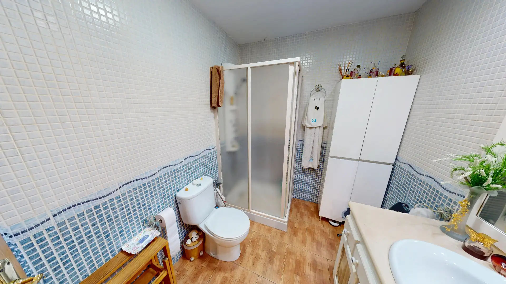 Bathroom of Flat for sale in Aspe  with Air Conditioner, Parquet flooring and Furnished