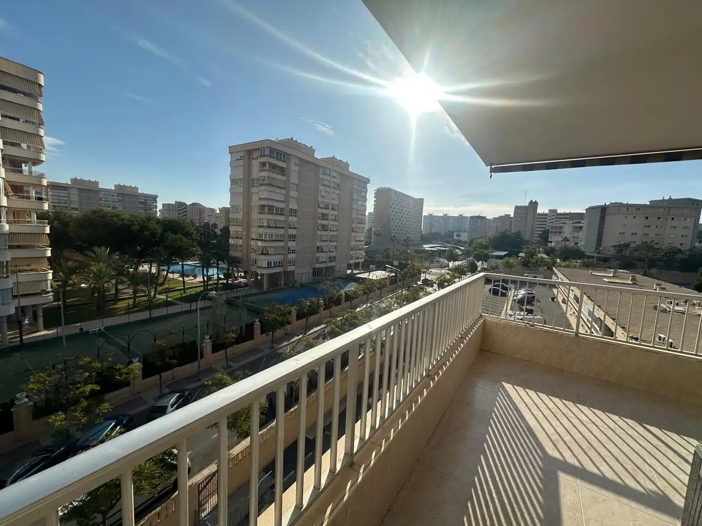 Vista exterior de Pis en venda en Alicante / Alacant amb Aire condicionat, Calefacció i Terrassa