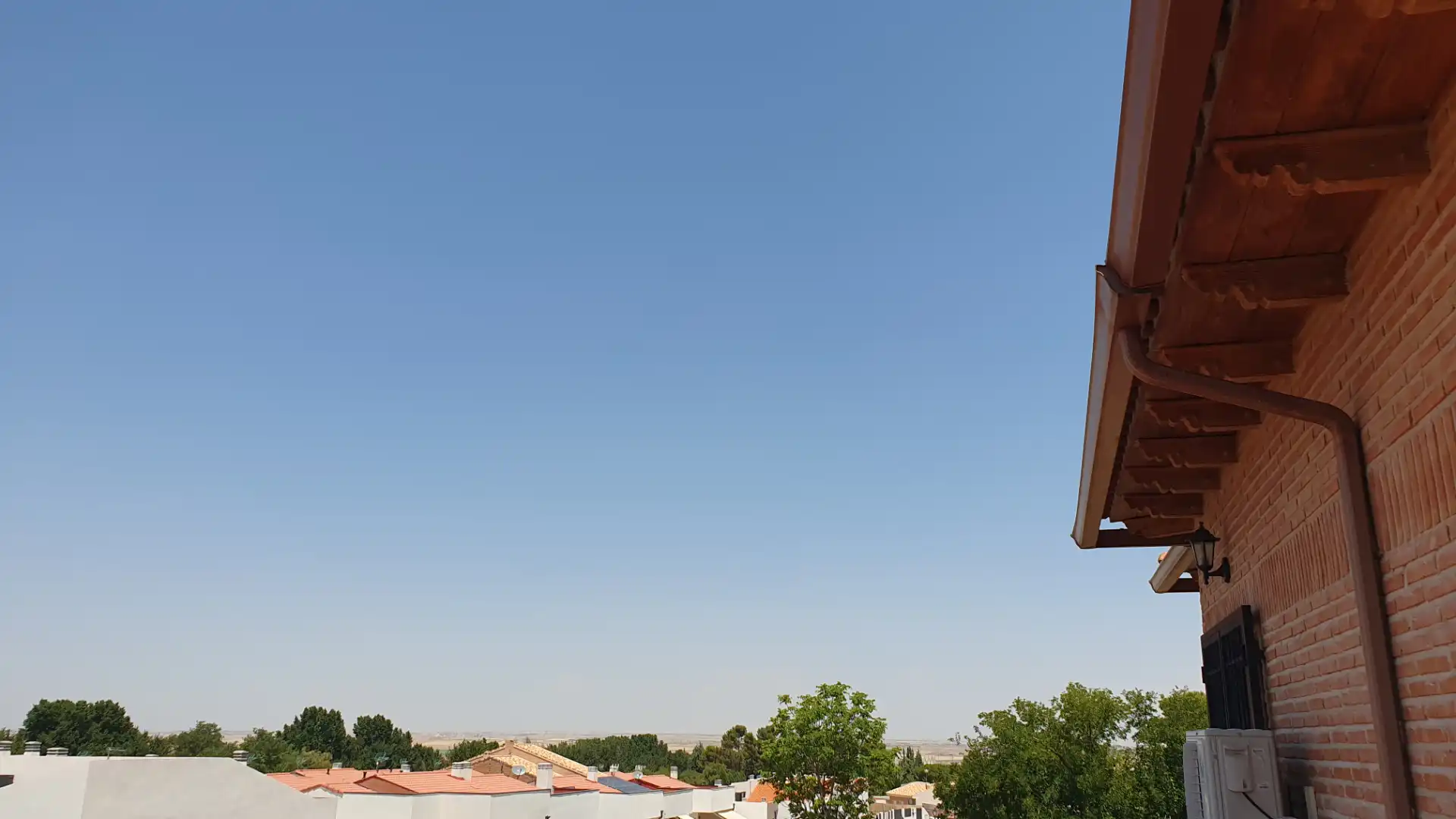 Vista exterior de Casa adosada en venda en Olías del Rey amb Aire condicionat, Calefacció i Jardí privat