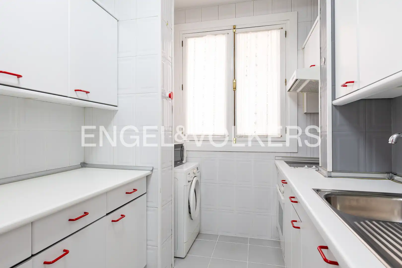 Kitchen of Flat for sale in Madrid  with Air Conditioner, Heating and Parquet flooring