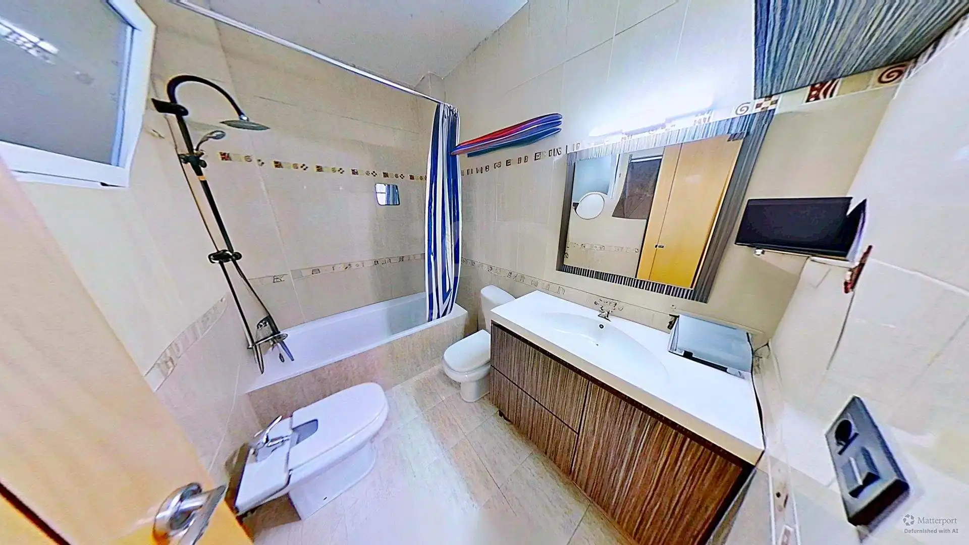 Baño de Piso en venta en Alicante / Alacant con Aire acondicionado, Calefacción y Terraza