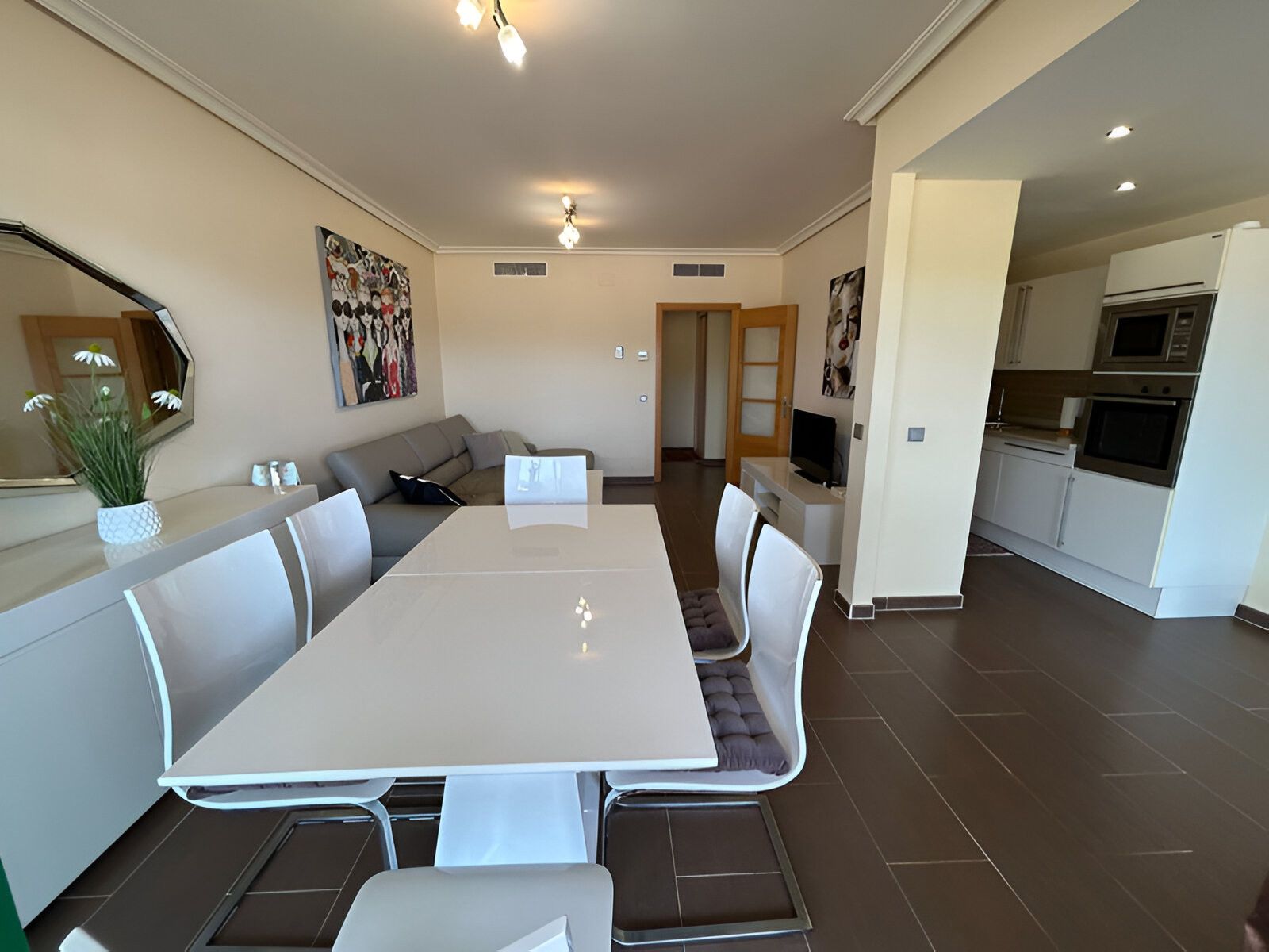 Menjador de Apartament en venda en Estepona amb Aire condicionat, Terrassa i Traster