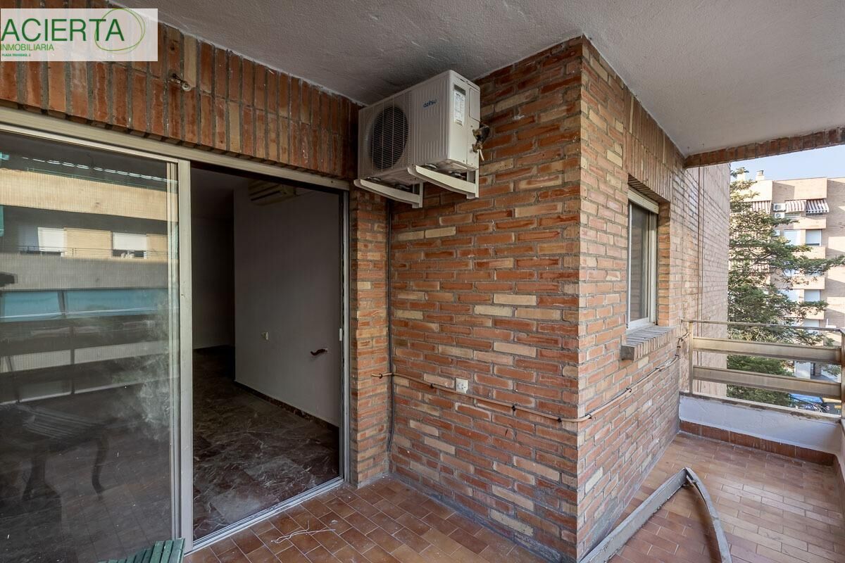 Exterior view of Flat for sale in  Granada Capital  with Terrace