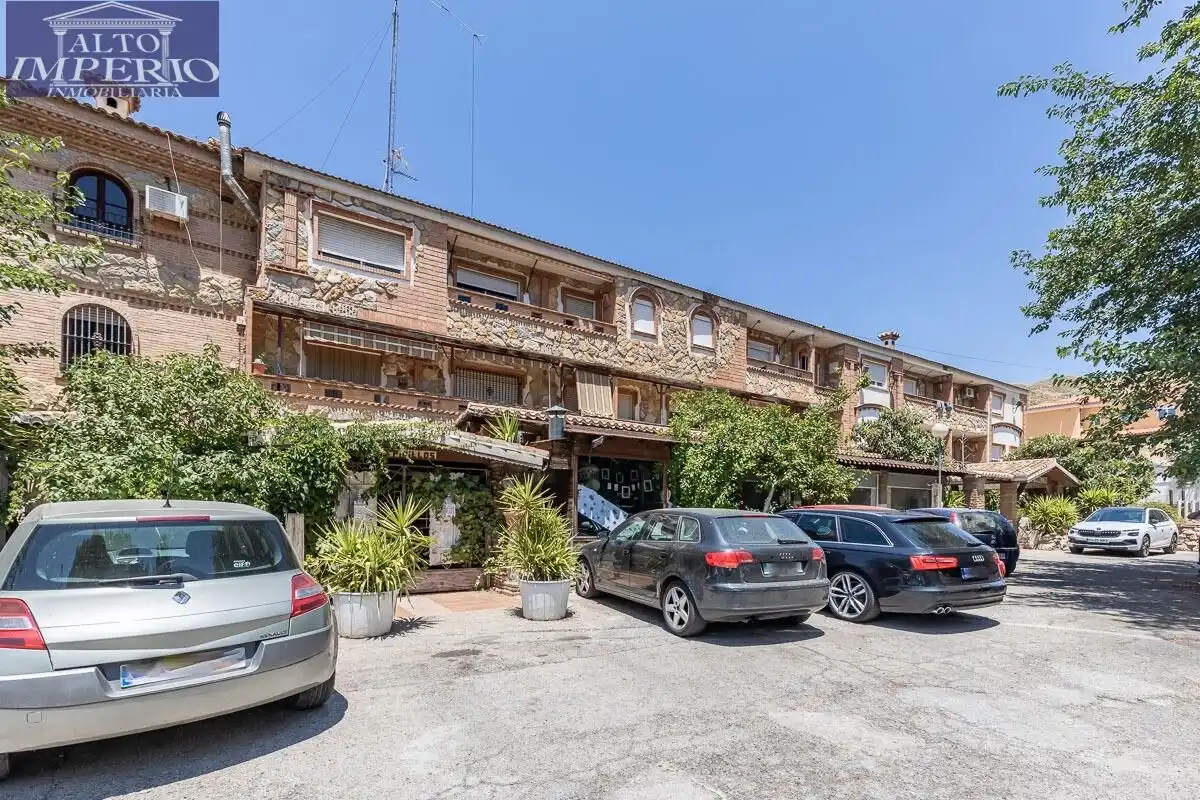 Local comercial en venda a Pinos Genil, imagen 3